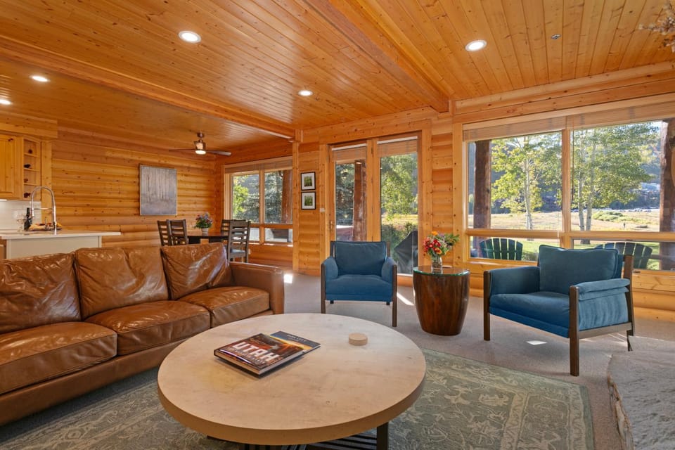Courchevel at Deer Valley Resort - One Bedroom Condo with Hot Tub # C202 condo Apartment in Park City