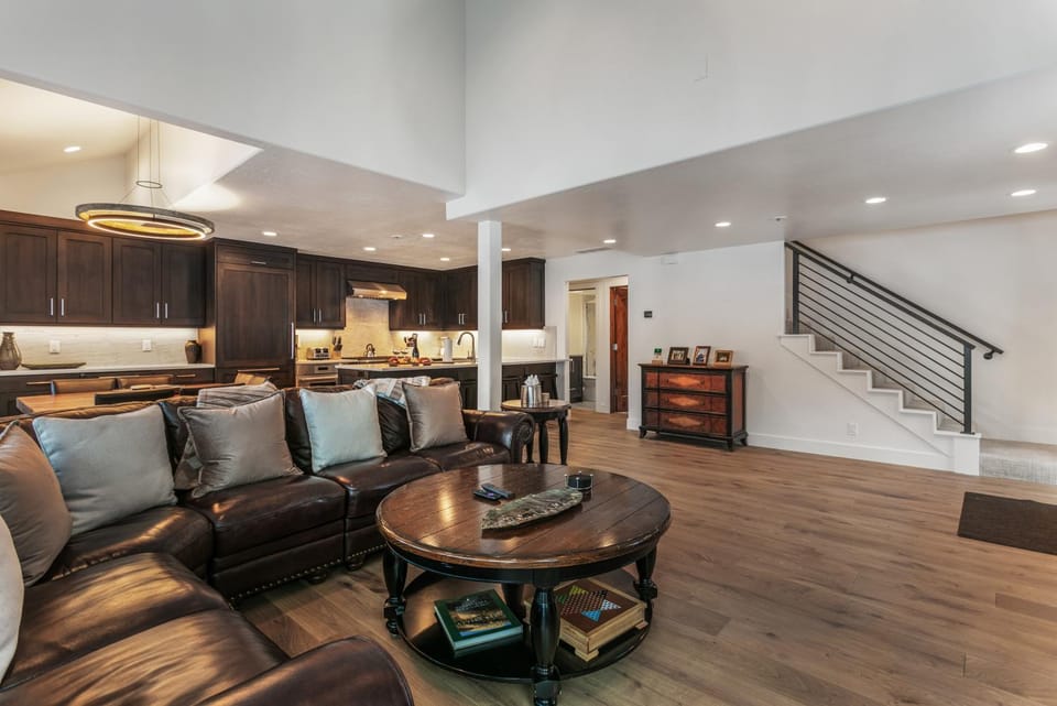 Queen Esther at Deer Valley Resort - Four Bedroom Condo with Hot Tub #2348 Apartment in Park City