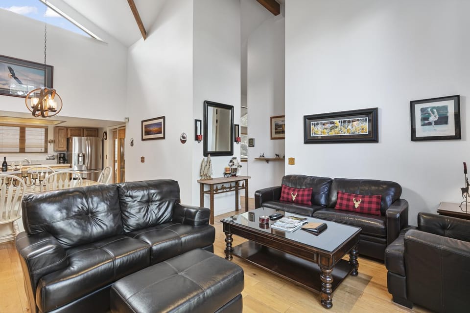 Aspenwood at Deer Valley Resort - Three Bedroom Condo with Hot Tub #1305 Apartment in Park City
