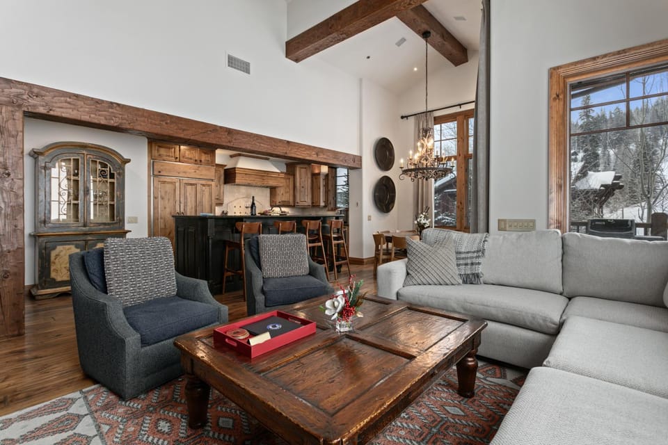 Grand Lodge - Four Bedroom #405 - Ski-in ski-out Apartment in Park City
