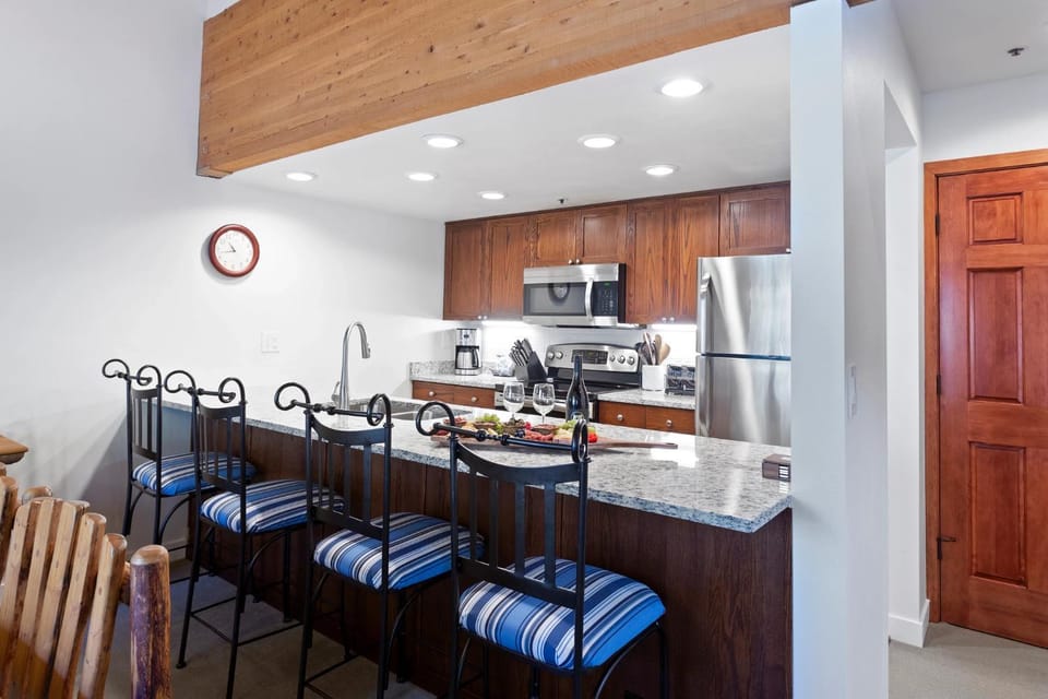 Lakeside at Deer Valley Resort - Two Bedroom Condo #1733 Apartment in Park City