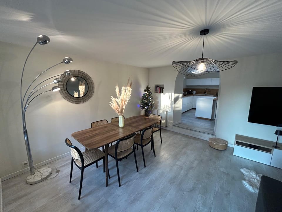 Maison spacieuse entre lacs et montagnes House in Auvergne-Rhône-Alpes
