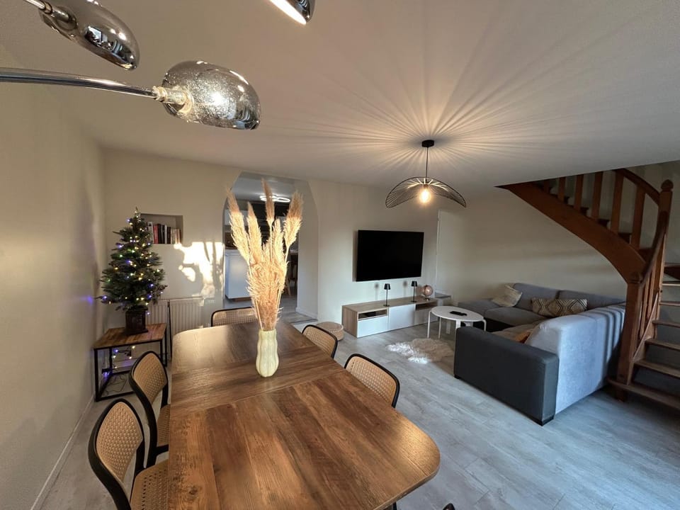 Maison spacieuse entre lacs et montagnes House in Auvergne-Rhône-Alpes