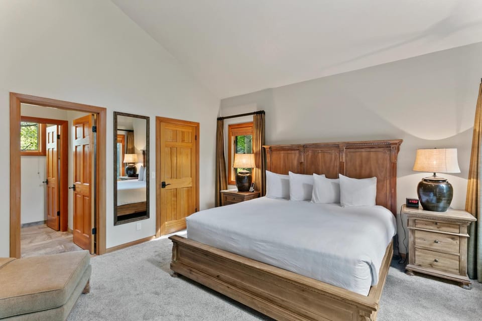 Queen Esther Drive Home at Deer Valley Resort - 4 Bedroom Home with Hot Tub #2436 Apartment in Park City
