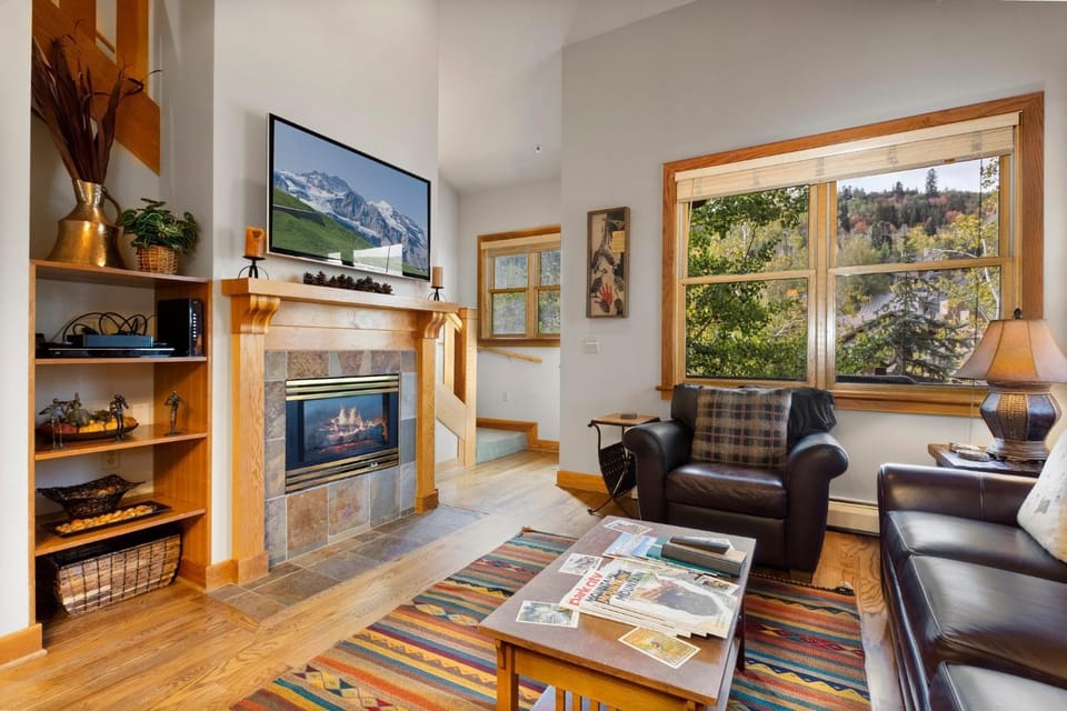 Greyhawk at Deer Valley Resort - Two Bedroom Condo with Hot Tub #12 Apartment in Park City