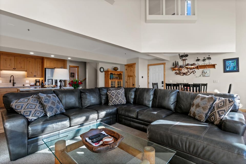 Queen Esther at Deer Valley Resort - Four Bedroom Condo with Hot Tub #2447 Apartment in Park City