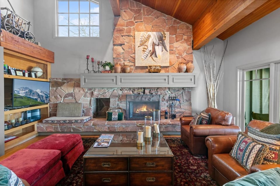 Stag Lodge at Deer Valley Resort - Three Bedroom Residence with Loft and Spa #14 Apartment in Park City
