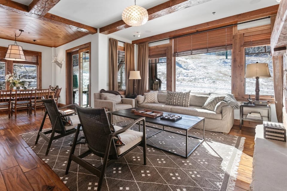 Grand Lodge - Four Bedroom #306 - Ski-in ski-out Apartment in Park City