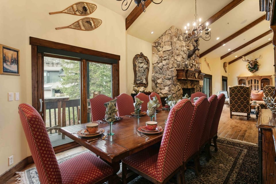 1617 - Six Bedroom plus Den Lakeside Apartment in Park City