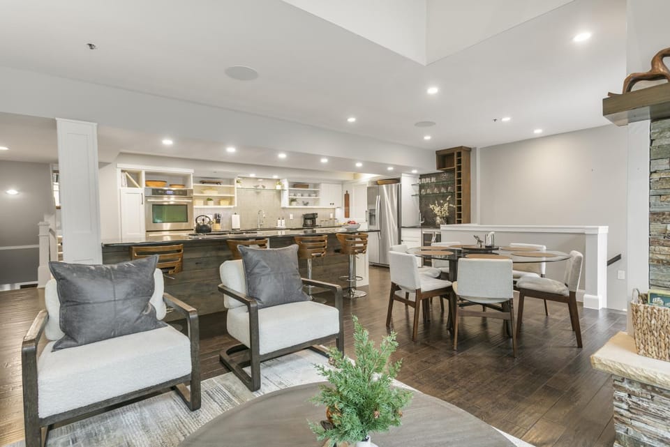 1158 - Three Bedroom Deluxe Stonebridge Apartment in Park City