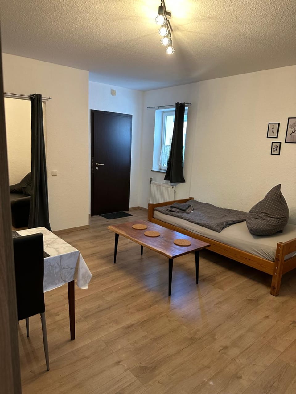 Helle Wohnung für 8 Personen mit 4 Schlafzimmern Apartment in Essen