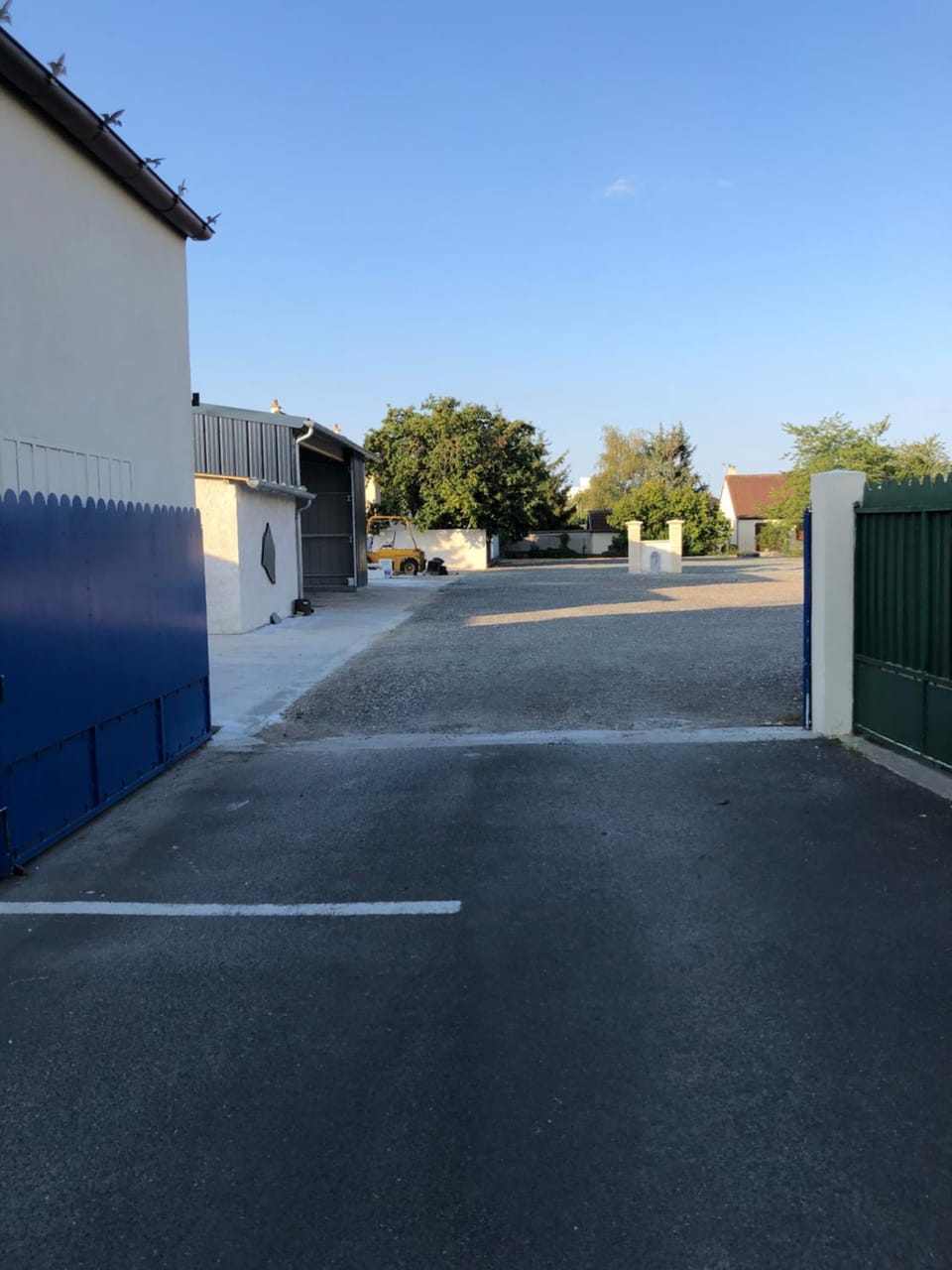 House, lot, secure private parking Villa in Centre-Val de Loire