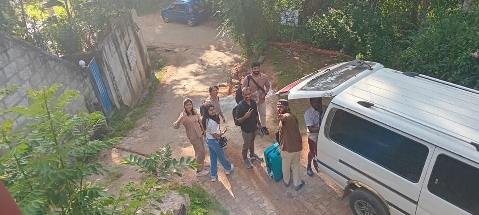 group of guests, Parking