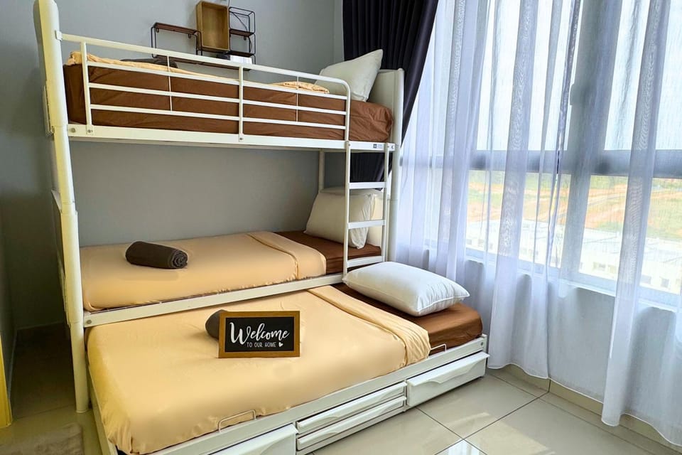 Bedroom, bunk bed