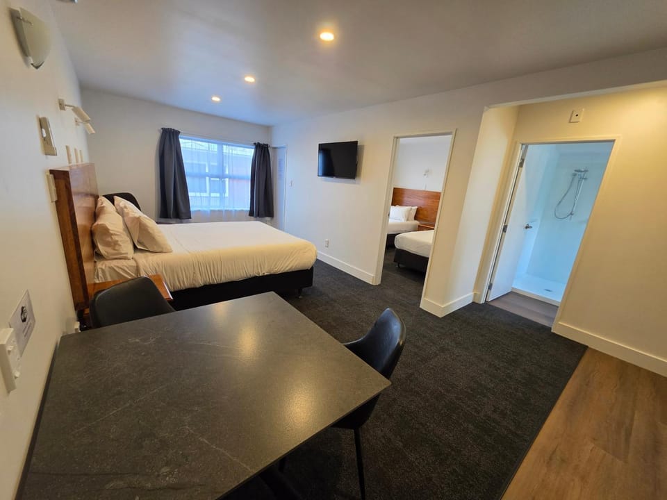 Living room, Photo of the whole room, Bedroom