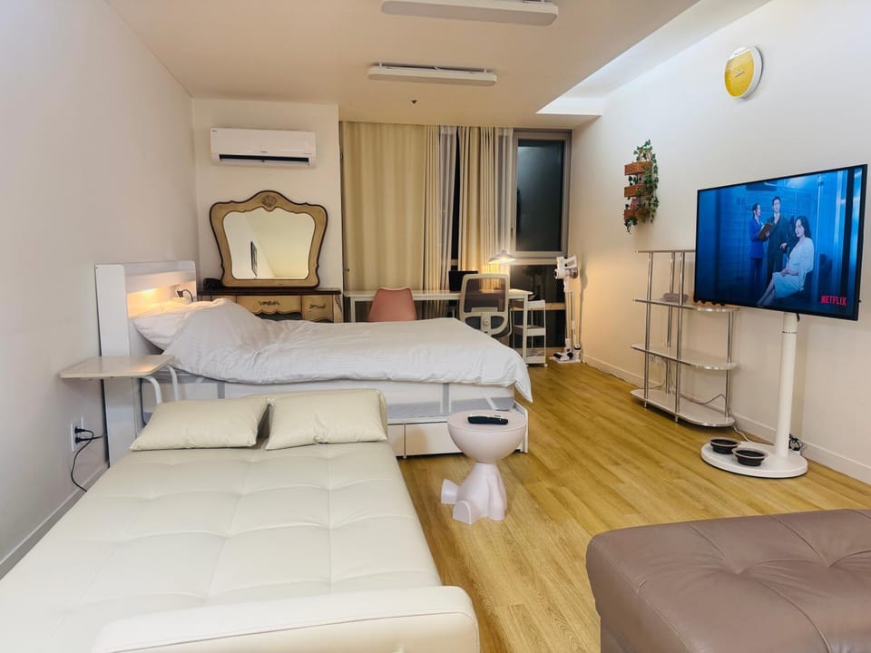Photo of the whole room