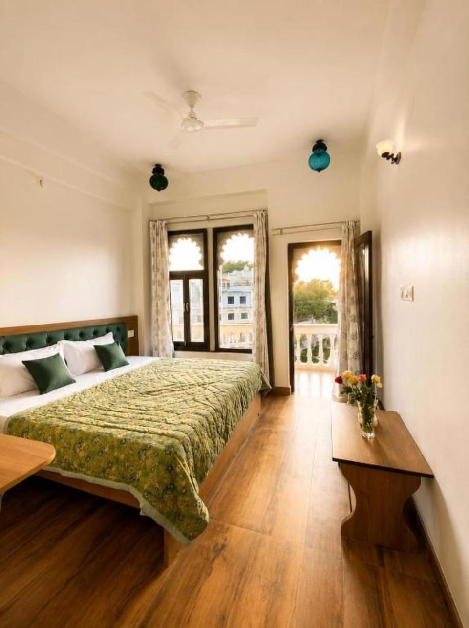 Photo of the whole room, Bedroom