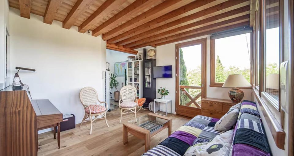 View (from property/room), Balcony/Terrace, Living room