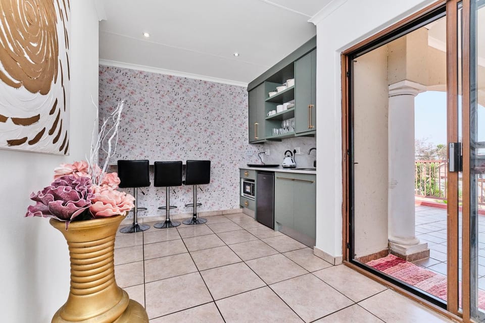 Horison Haven Top Floor Guest Unit Apartment in Roodepoort