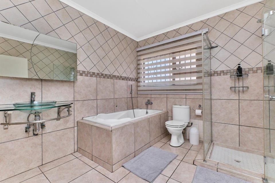 Horison Haven Top Floor Guest Unit Apartment in Roodepoort