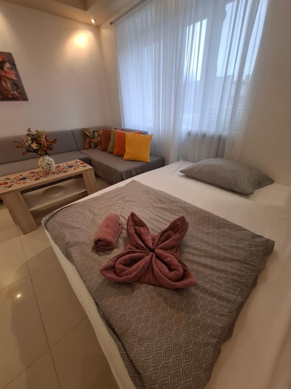 Bed, Living room