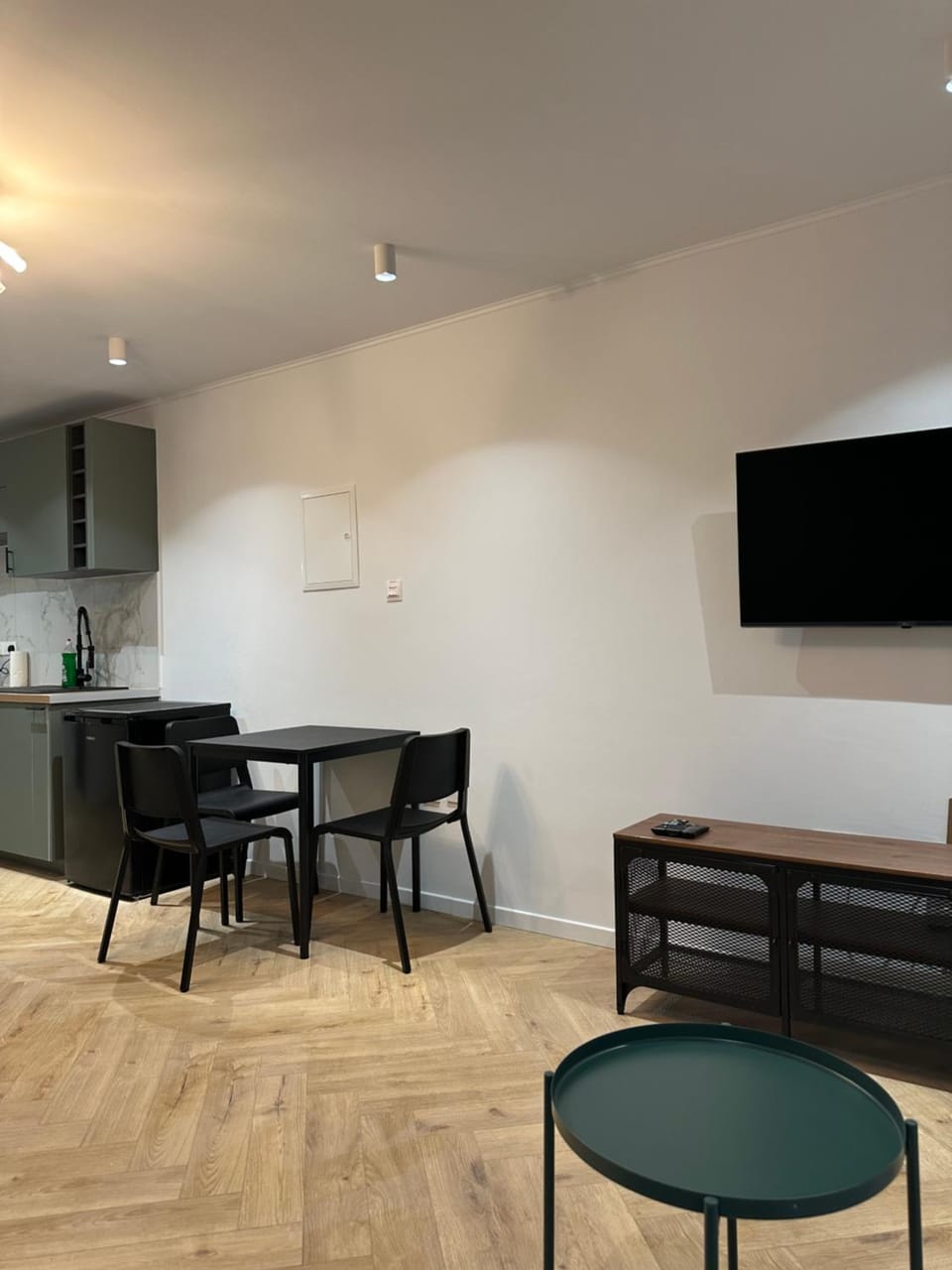 TV and multimedia, Kitchen or kitchenette, Dining area