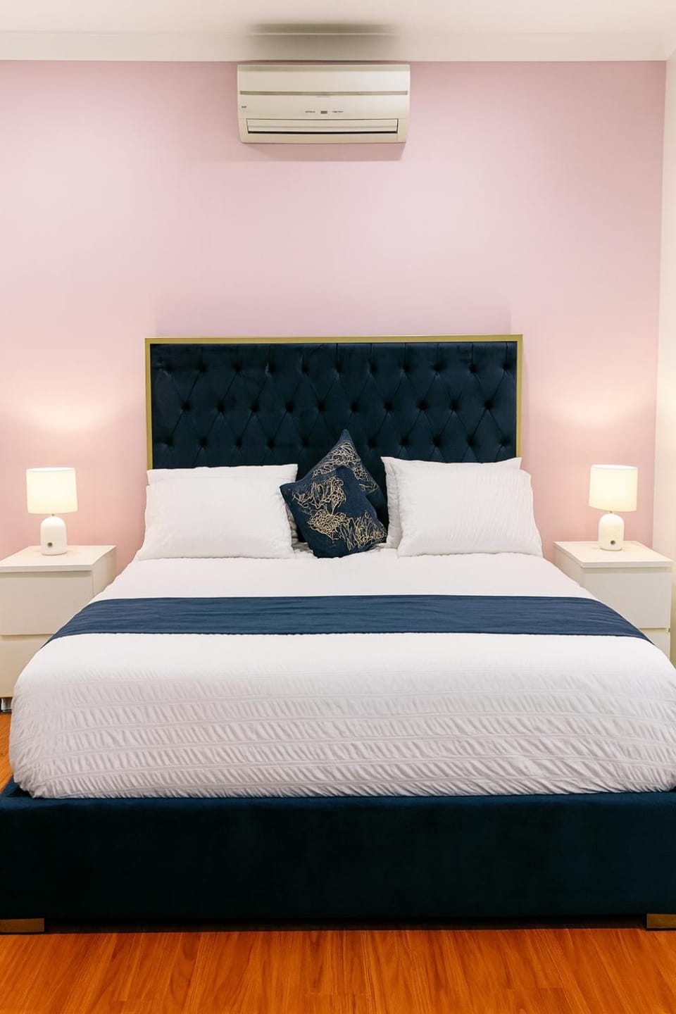 Bed, Bedroom, air conditioner
