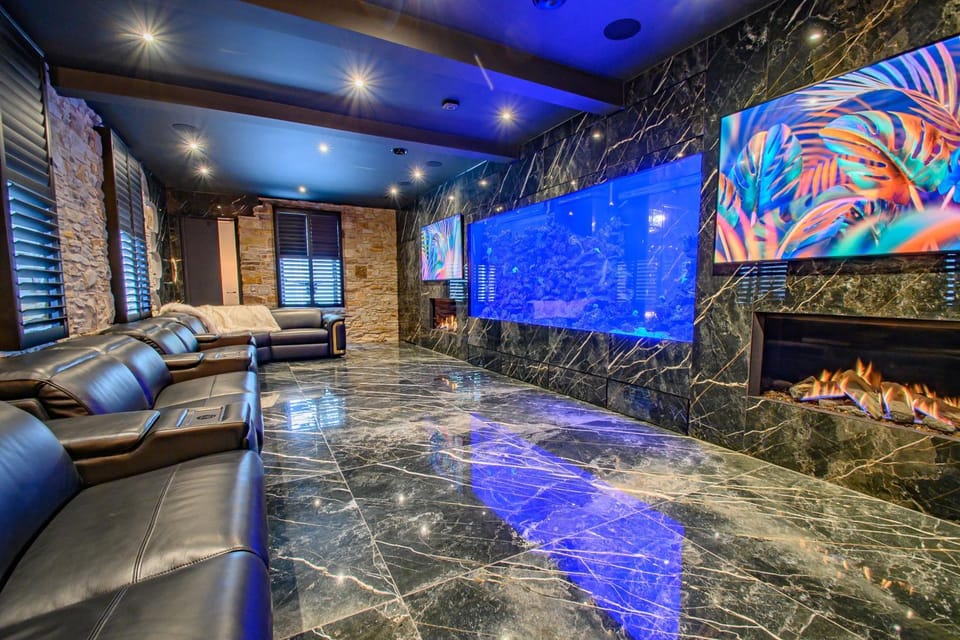 Communal lounge/ TV room, TV and multimedia, Living room, Seating area, Evening entertainment