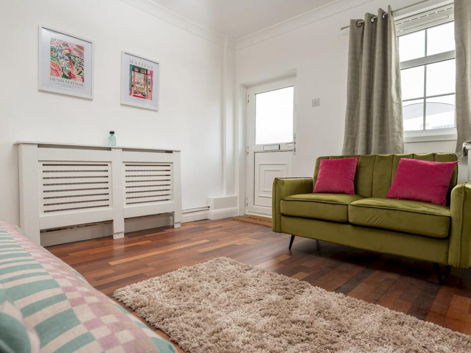 Living room, Other, Photo of the whole room, Seating area, internet