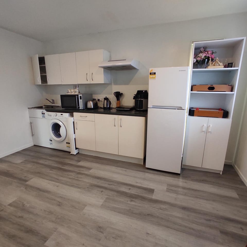 Coffee/tea facilities, Kitchen or kitchenette, toaster, washing machine