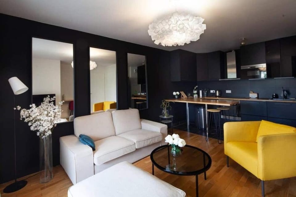 Bois-Colombes St Lazare 3 rooms Terrace Apartment in Courbevoie