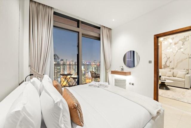 FIRST CLASS 1BR Breathtaking Marina Views Apartment in Dubai