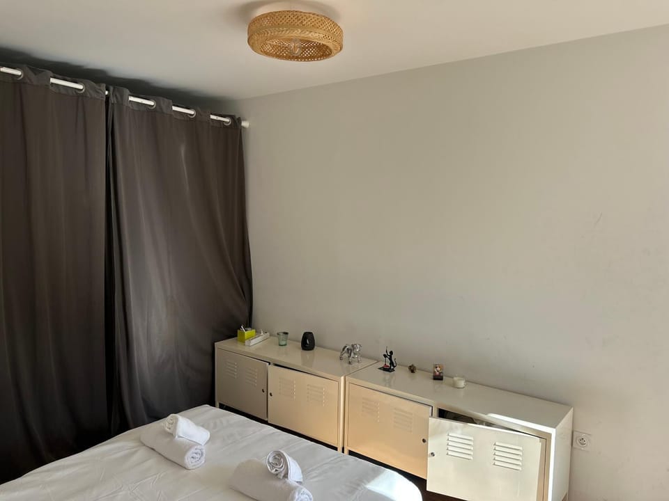 Cosy T2 à 3min de la gare - Parking souterrain Gratuit & Privé - Paris & Disneyland 25min Apartment in Noisy-le-Grand