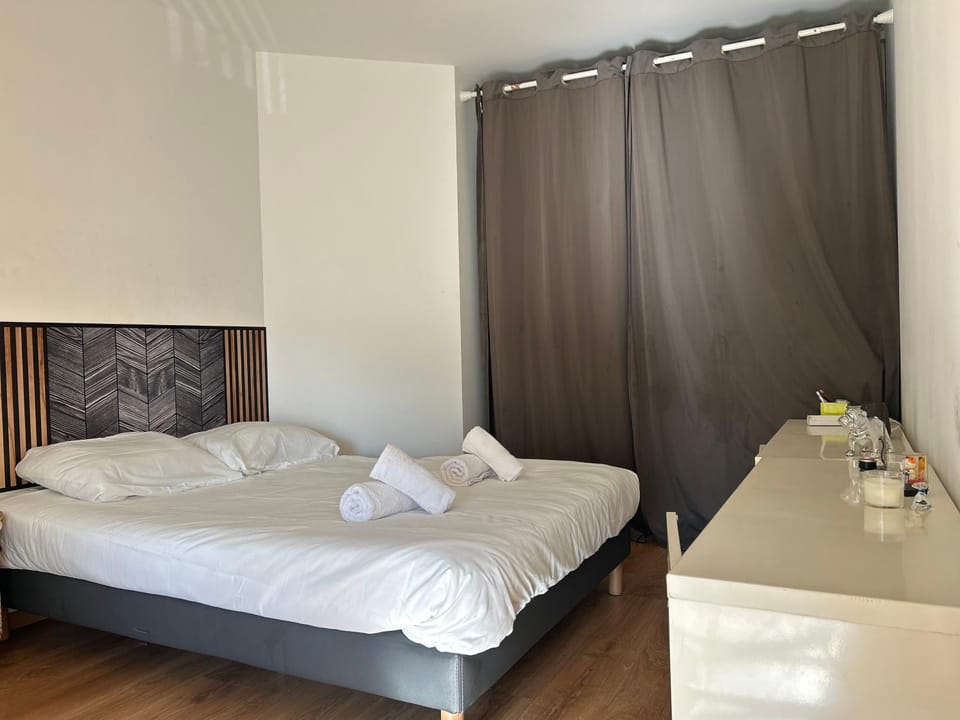 Cosy T2 à 3min de la gare - Parking souterrain Gratuit & Privé - Paris & Disneyland 25min Apartment in Noisy-le-Grand