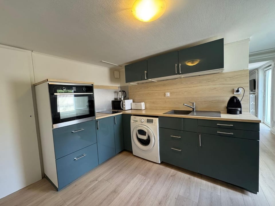 Majorelle Studio near Eurexpo - Lyon - hospitals Apartment in Auvergne-Rhône-Alpes