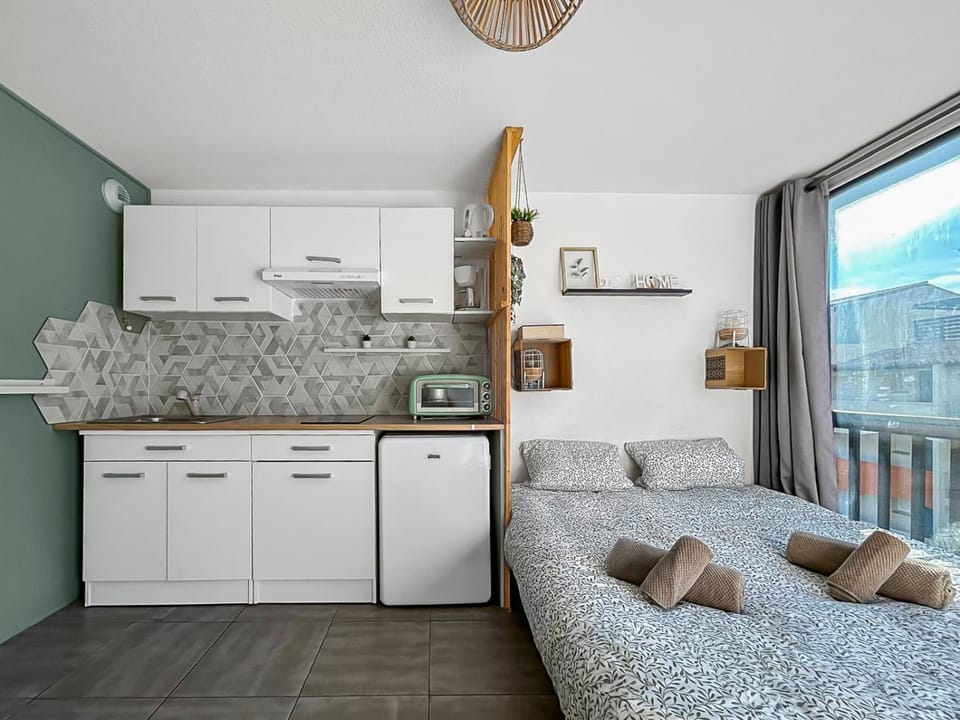 Piscine, Tennis & Vue sur le Port Apartment in Agde