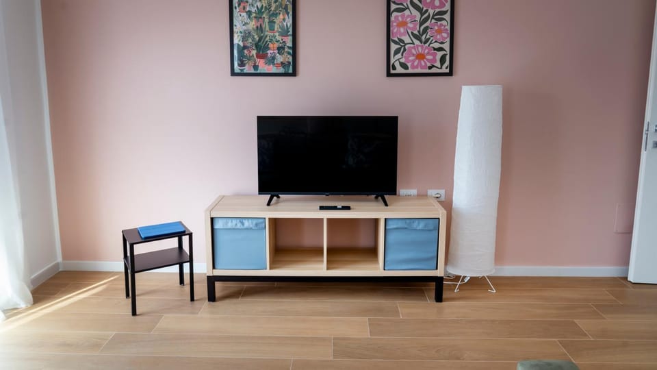 Communal lounge/ TV room, TV and multimedia, Evening entertainment