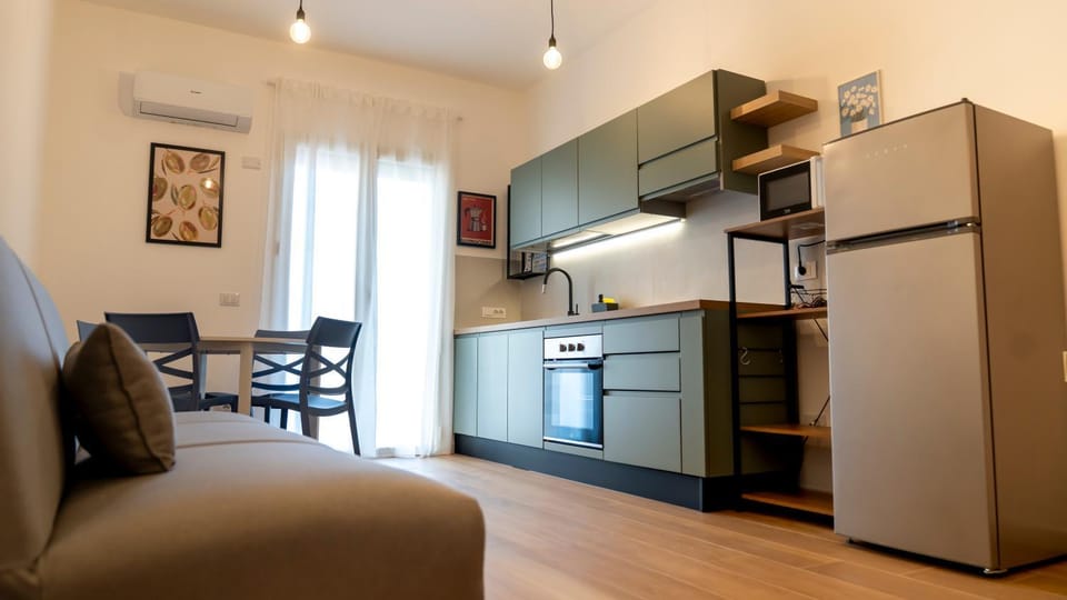 Living room, Seating area, Dining area, oven, stove