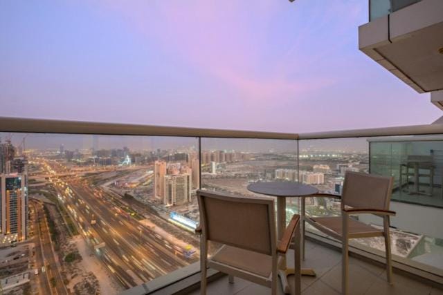 FIRST CLASS Studio Stylish , Prime Location Apartment in Dubai