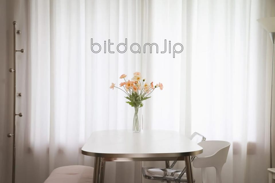 Living room, Dining area, Meals, Meals