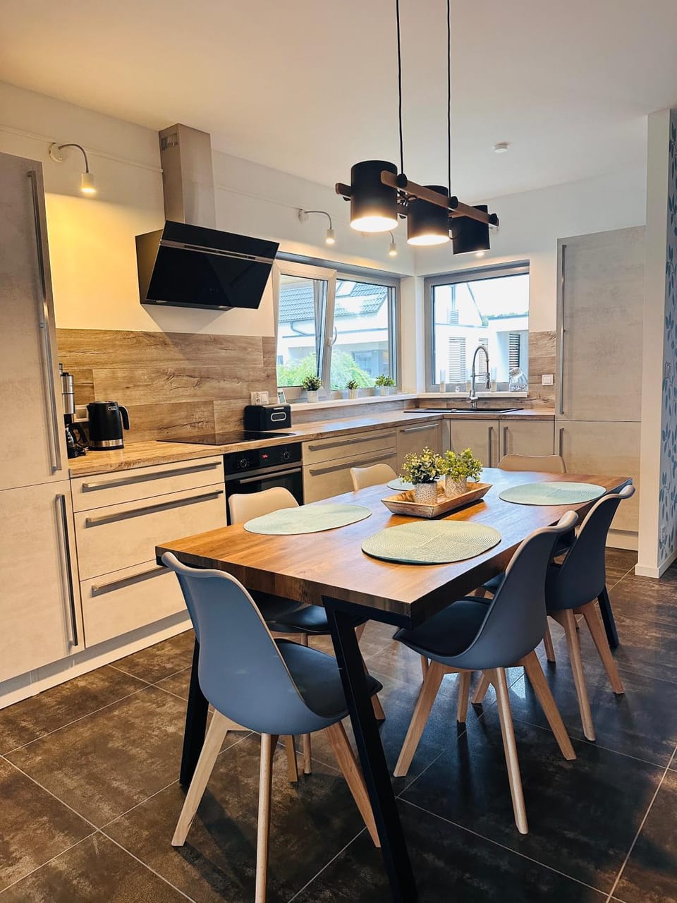 Kitchen or kitchenette, Dining area, pet friendly