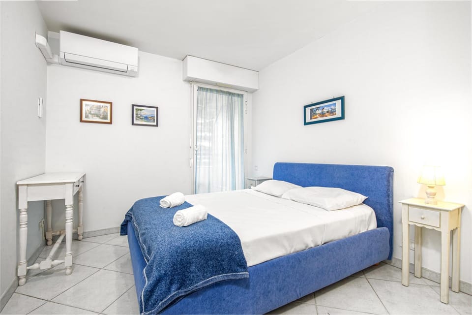 Appart lumineux et bien équipé en centre-ville Apartment in Menton