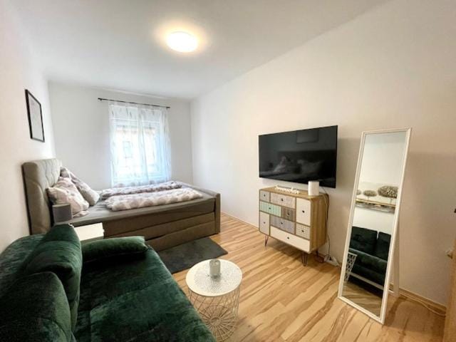 Elegante Wohnung mit Balkon - Nähe Stadthalle Apartment in Graz