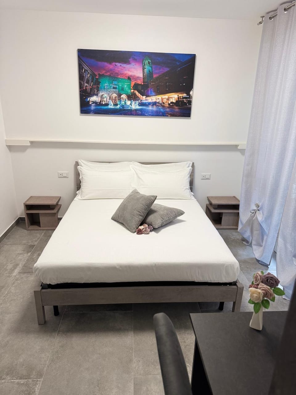 Bed, Photo of the whole room, Bedroom