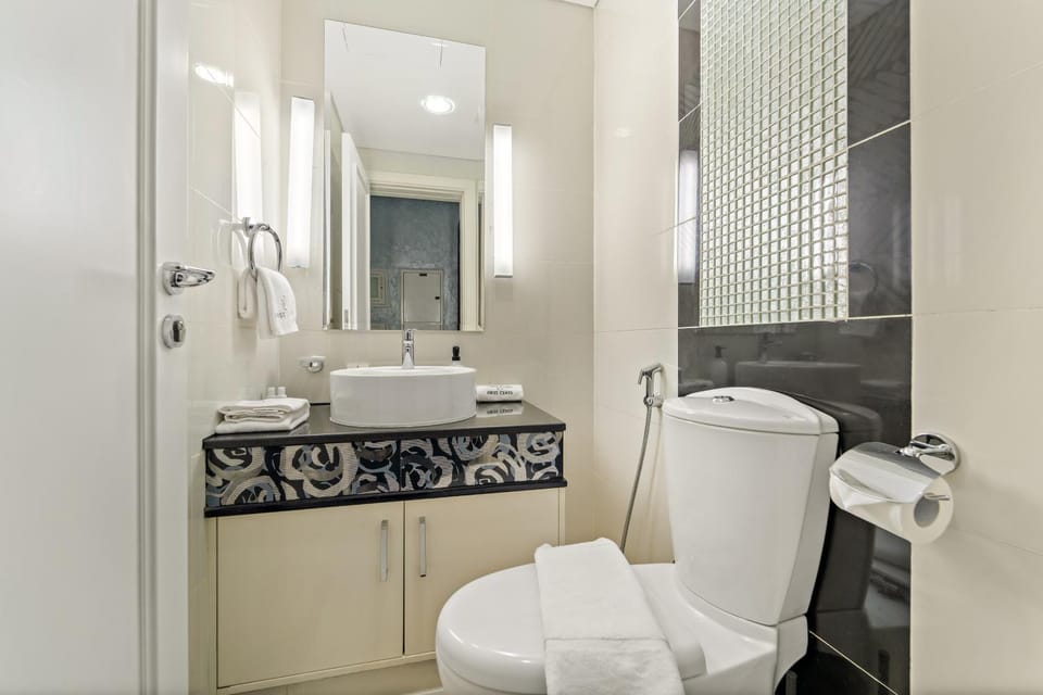 FIRST CLASS 1BR Iconic Burj Khalifa View Apartment in Dubai