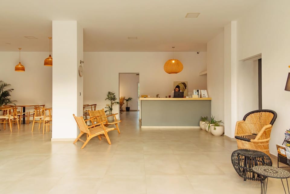 Summer, Lobby or reception