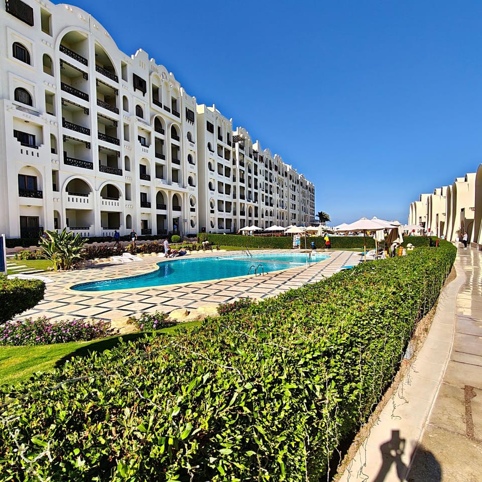 Property building, Pool view, Swimming pool, sunbed