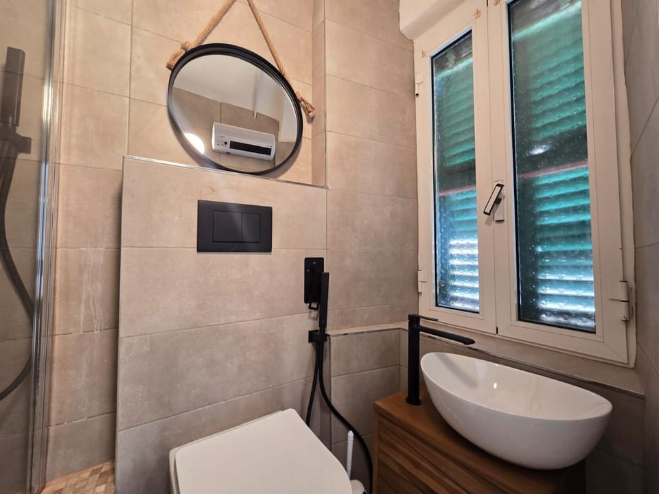 Palmari Studio - 2 Minutes from the Ariston - Wi-Fi Apartment in Sanremo