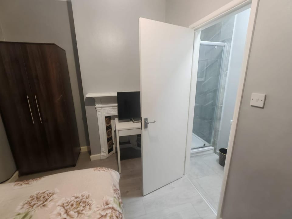 151 Felixstowe road Vacation rental in London