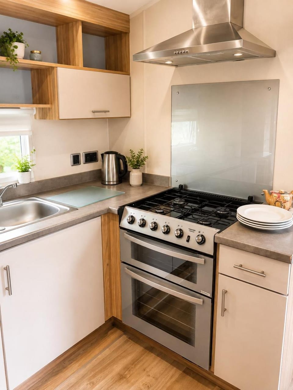Coffee/tea facilities, Kitchen or kitchenette, stove, toaster